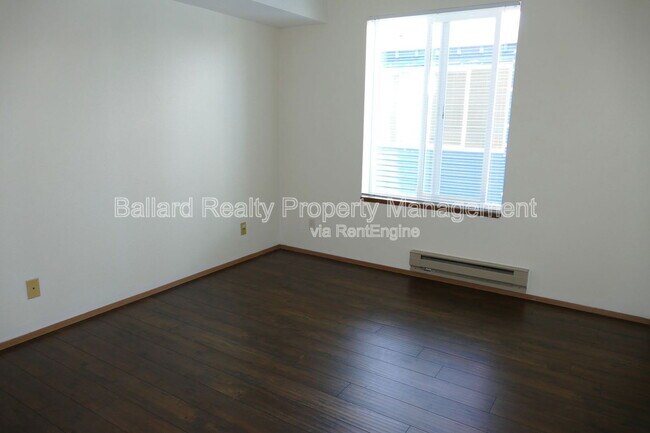 Building Photo - 12314 32nd Ave NE