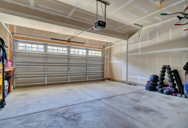 Building Photo - 528 Eldridge Ln
