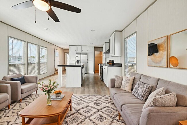 Building Photo - 1701 Sidewinder Dr
