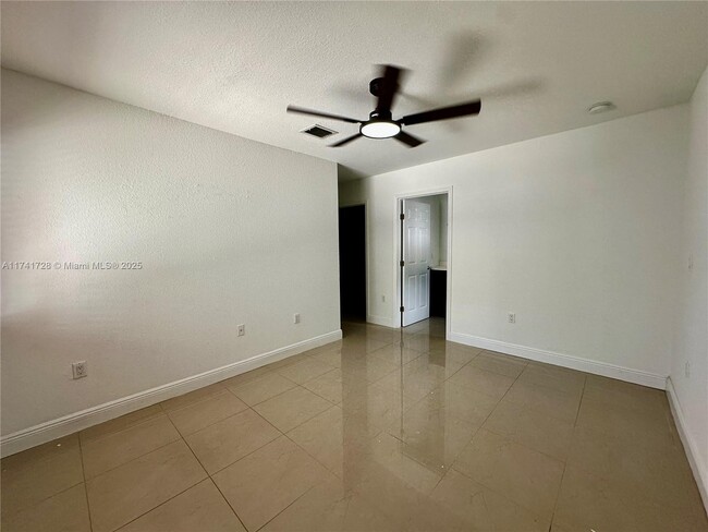 Building Photo - 513 NW 77th St