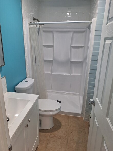 Washroom - 2220 E Edgar Rd