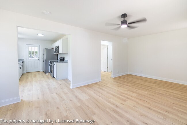 Building Photo - 409 Eastover Ave