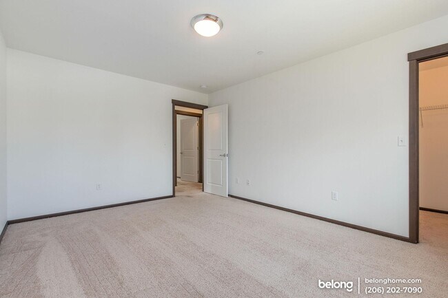 Building Photo - 12010 27th Ct S