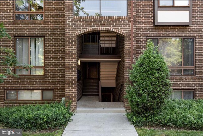 Building Photo - 114 Roberts Ln