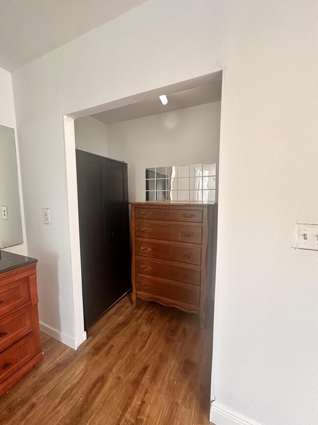 Building Photo - 11898 Cove Pl