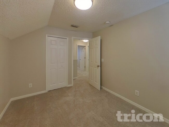 Building Photo - 914 Cape Cod Cir