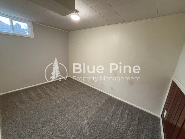 Building Photo - 1058 Mojave St