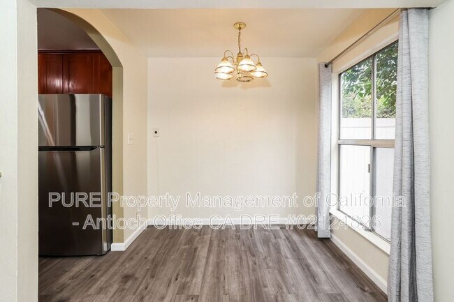 Building Photo - 2043 Sierra Rd