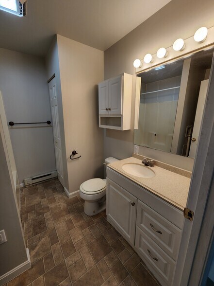 Building Photo - 3704 Tiffany Dr