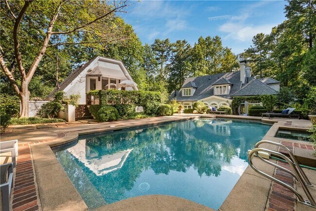 Building Photo - 4224 E Conway Dr NW