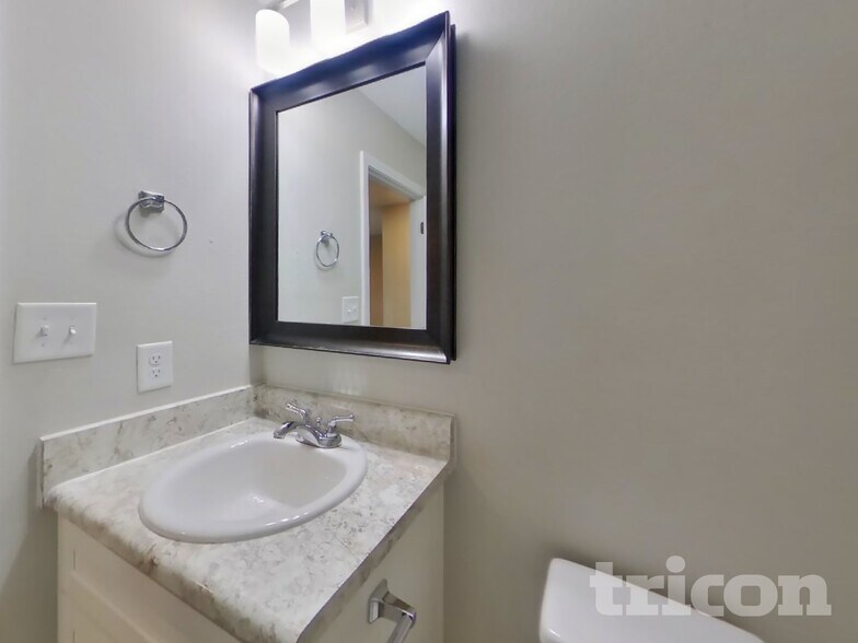 Building Photo - 1324 Black Oak Cir