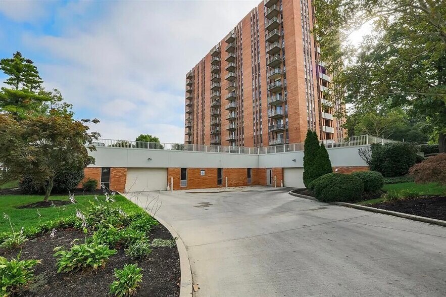 Building Photo - 2230 S Patterson Blvd