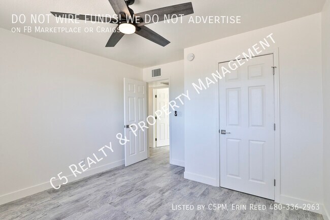 Building Photo - 13447 N 31st Dr