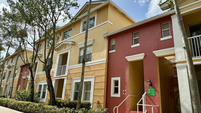 Building Photo - 1119 Shoma Dr