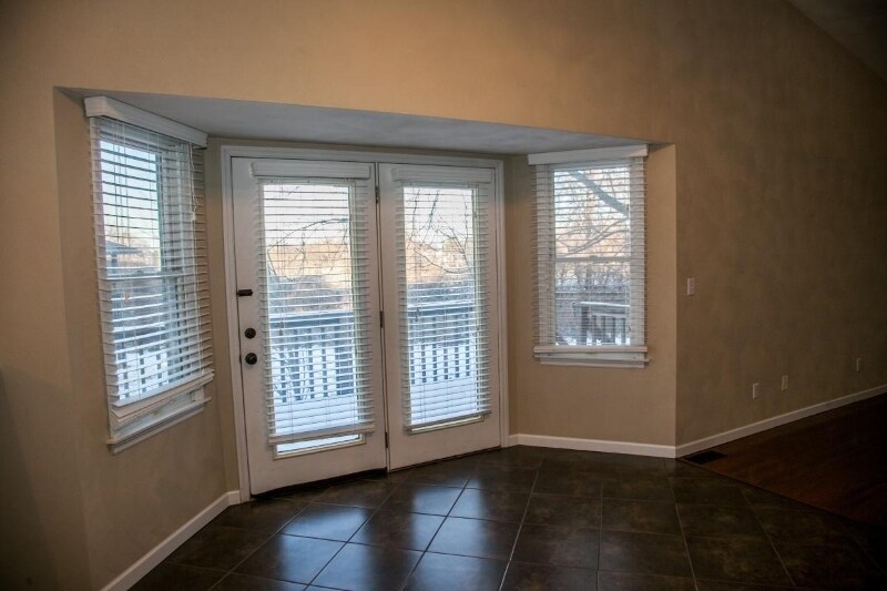 Building Photo - 33 Old Orchard Ln