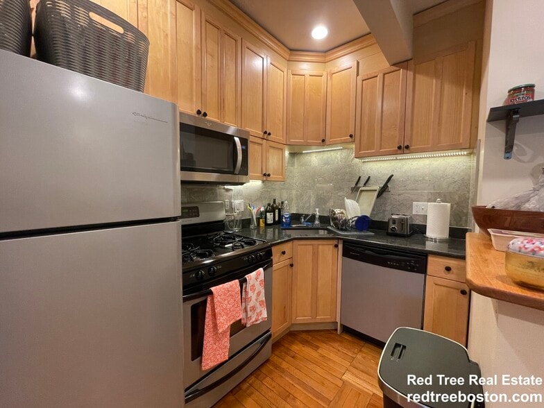 Unit 2 - 195 Winthrop Rd