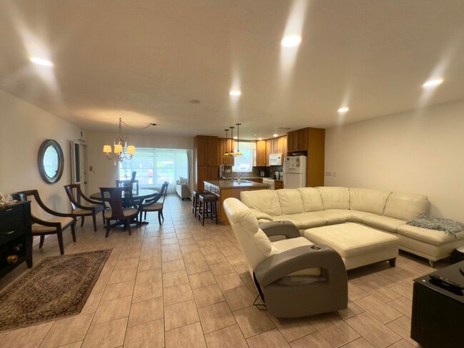 Building Photo - 1177 S Drive Cir