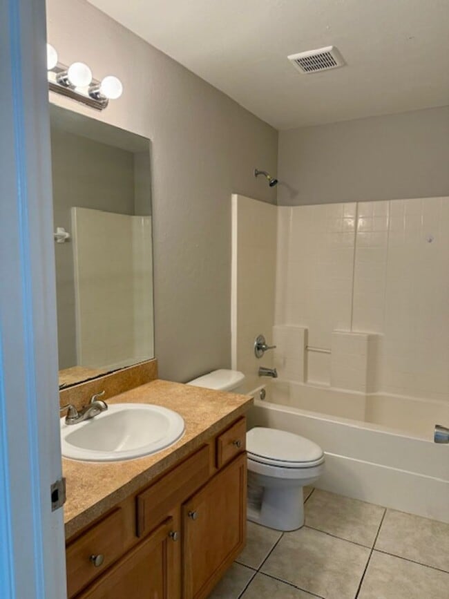 Building Photo - 18-Month Lease at $1,425 / 12-Month Lease ...