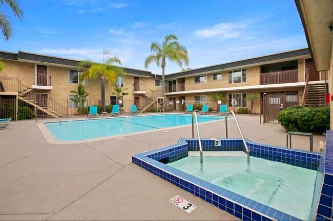 Building Photo - Beautiful 1BD/1BA W/ Reserved Parking and In-Unit Laundry in North Park!