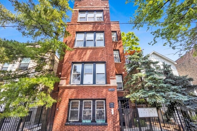 Primary Photo - 3226 W Potomac Ave