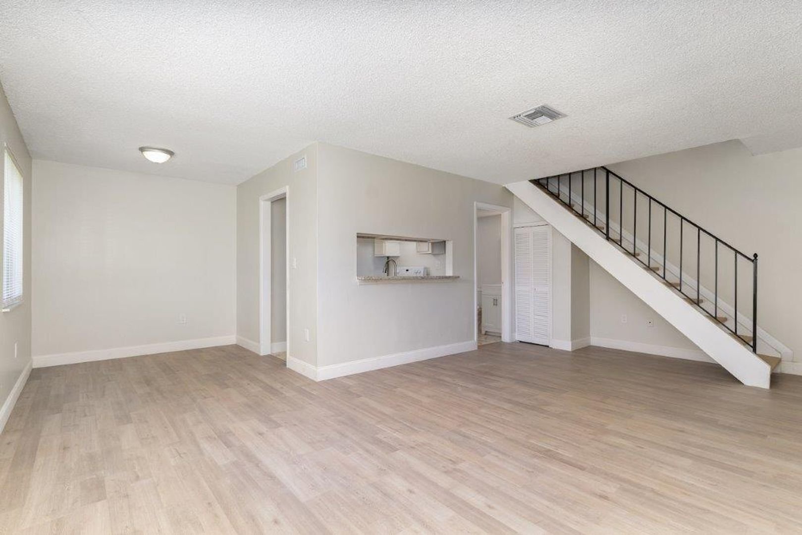 Building Photo - 4112 Yellow Pine Ln