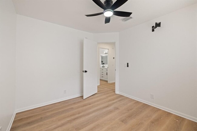 Building Photo - 21404 Grand National Ave
