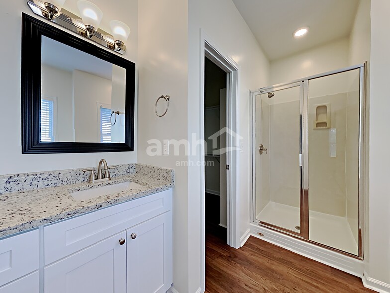 Building Photo - 1140 Boxelder Ln