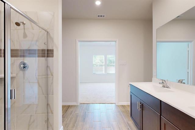 Building Photo - 417 Forsyth Dr