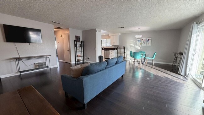 Building Photo - 511 E Brockton Ave