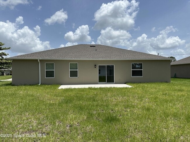 Building Photo - 2154 Ramsdale Dr SE