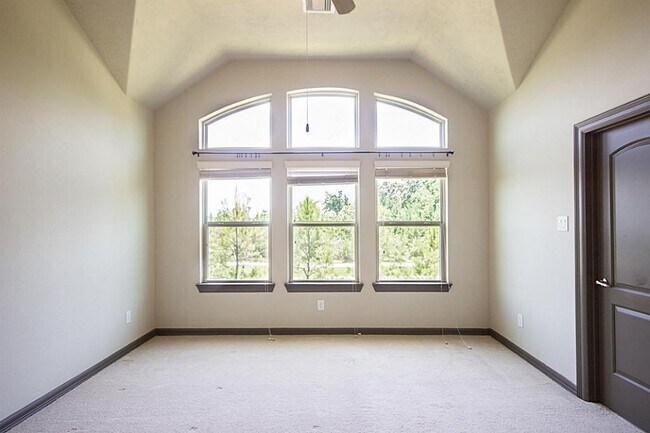 Building Photo - 63 Aventura Pl