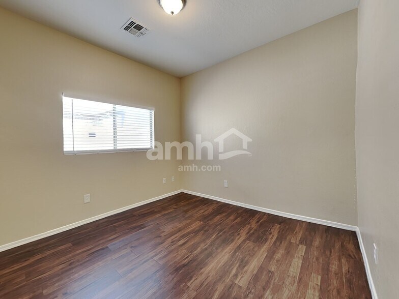 Building Photo - 2548 W Spencer Run