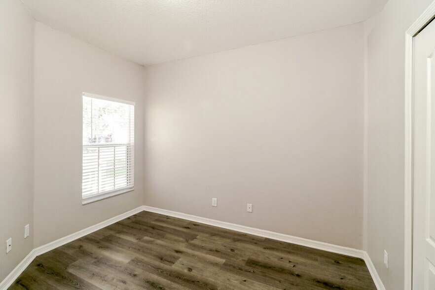 Building Photo - 12606 Montford Ln