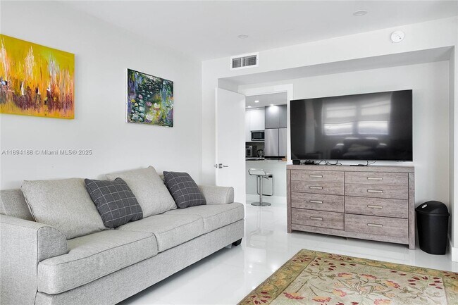 Building Photo - 1950 S Ocean Dr