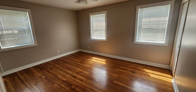 Building Photo - 2 BR / 1 BA Apartment