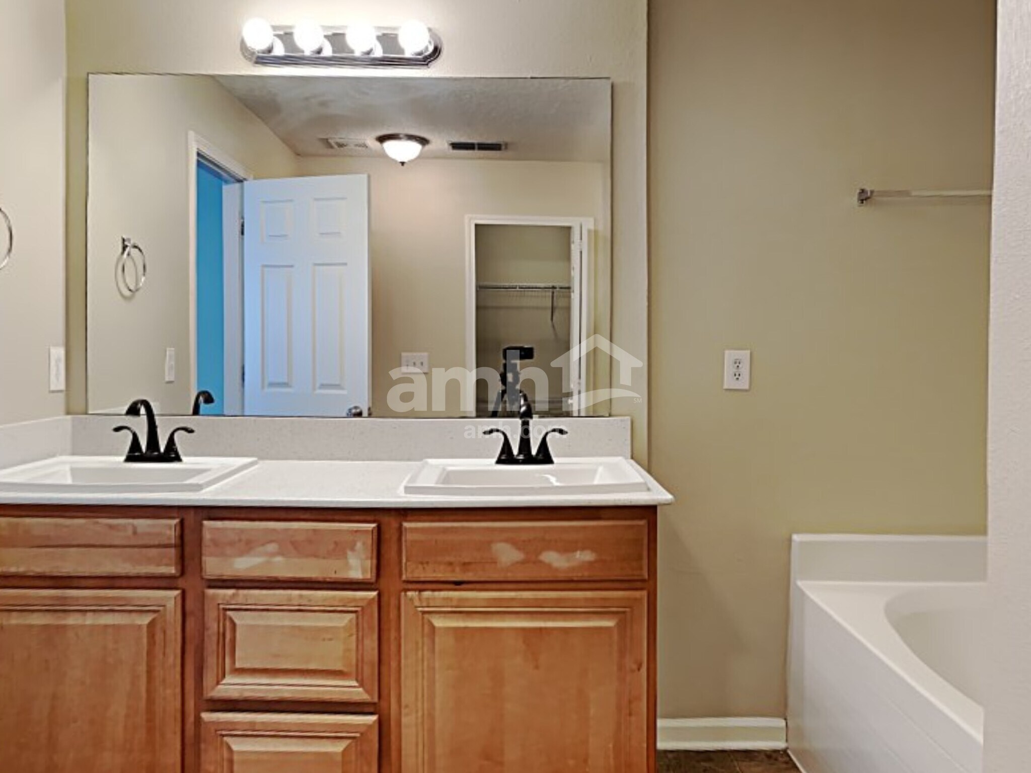 Building Photo - 160 Old Hickory Forest Rd