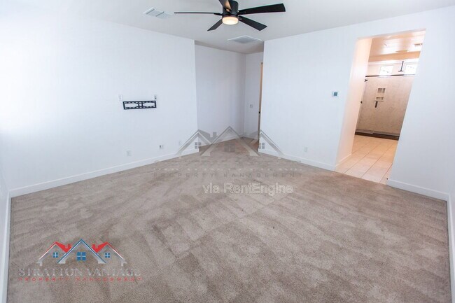 Building Photo - 15075 W McKinley St