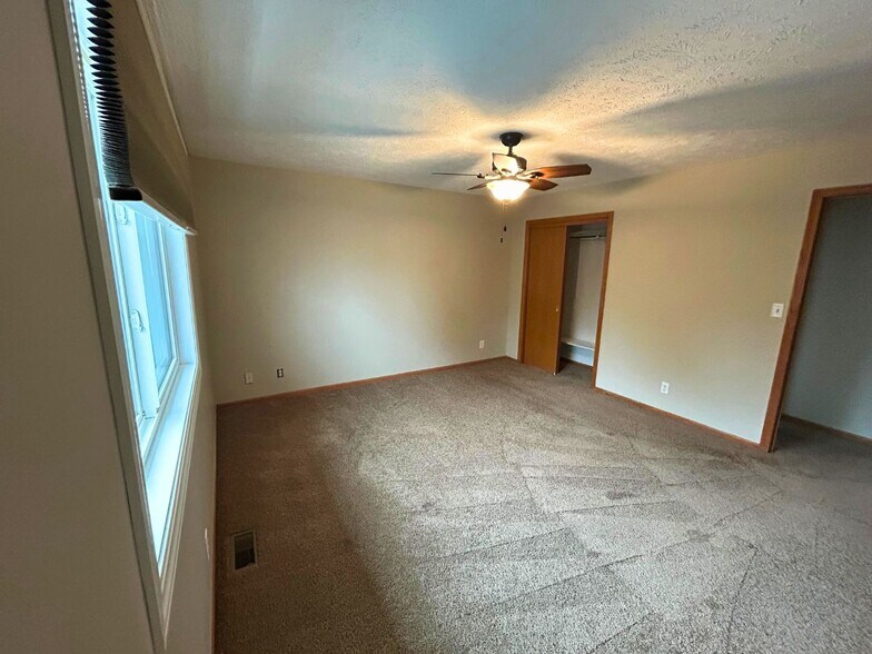 Building Photo - 5310 S 78th St