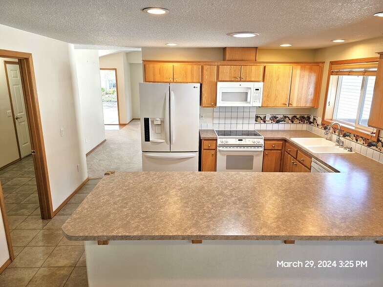 Building Photo - 21138 SW Houston Dr