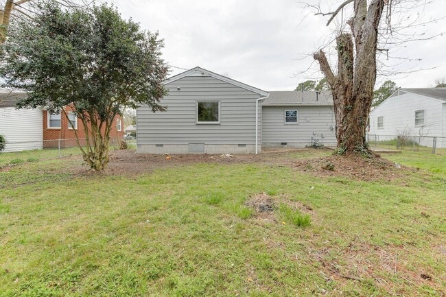 Building Photo - 213 Clemwood Pkwy