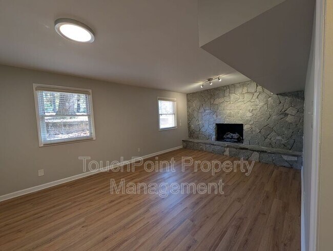 Building Photo - 3331 Donovan Pl