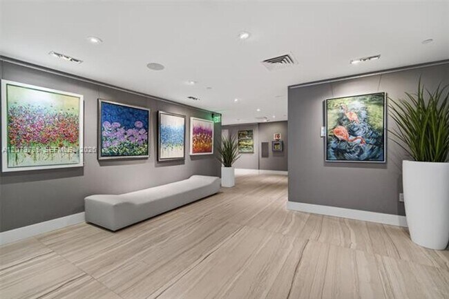 Building Photo - 333 Las Olas Way