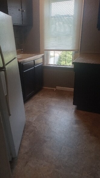 Primary Photo - 326 W 5th St