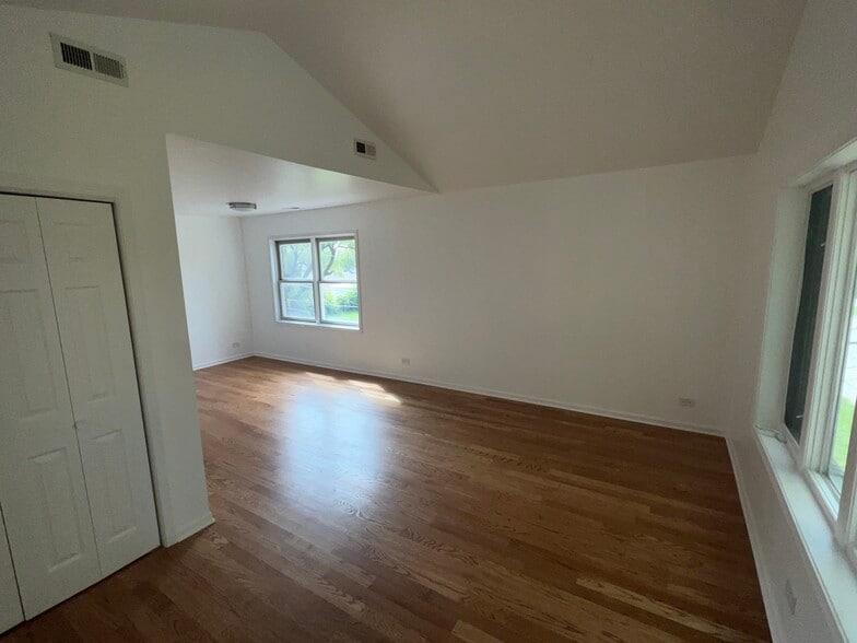 Living room - 2833 Auxplaines Ave