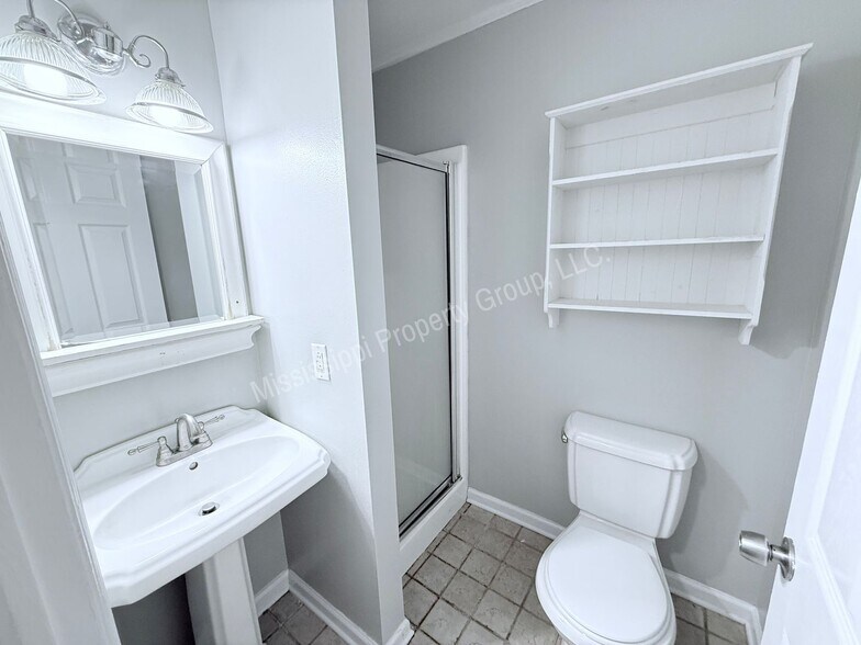 Building Photo - 604 S 18th St