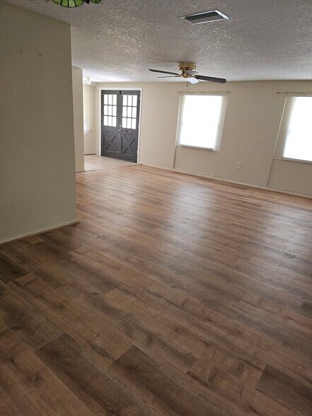 Building Photo - 3736 Sail Dr