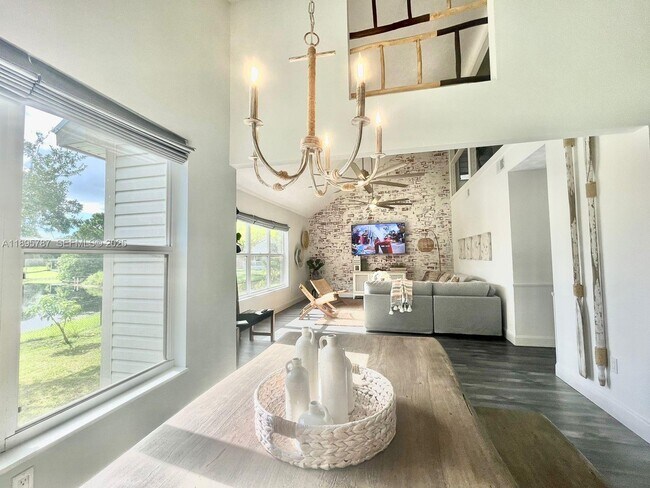 Building Photo - 4700 Regina Dr