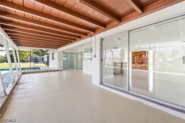 Building Photo - 1729 Cascade Way