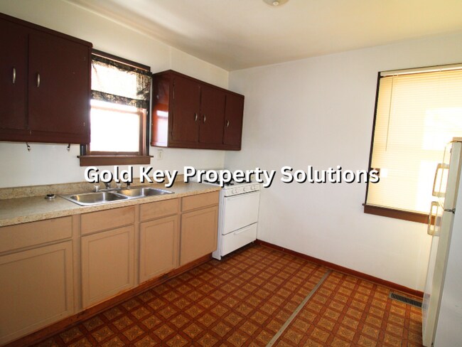 Building Photo - 2930 Fletcher St