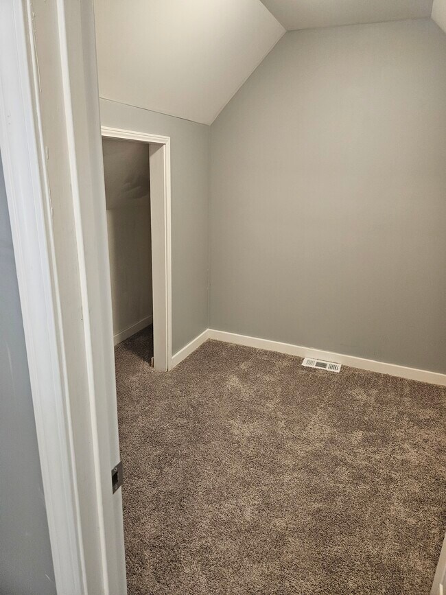 Building Photo - 1302 W 116th St